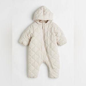 Biege H&M snowsuit with hood, zipper and foldover feet. Sz 2-4 month.